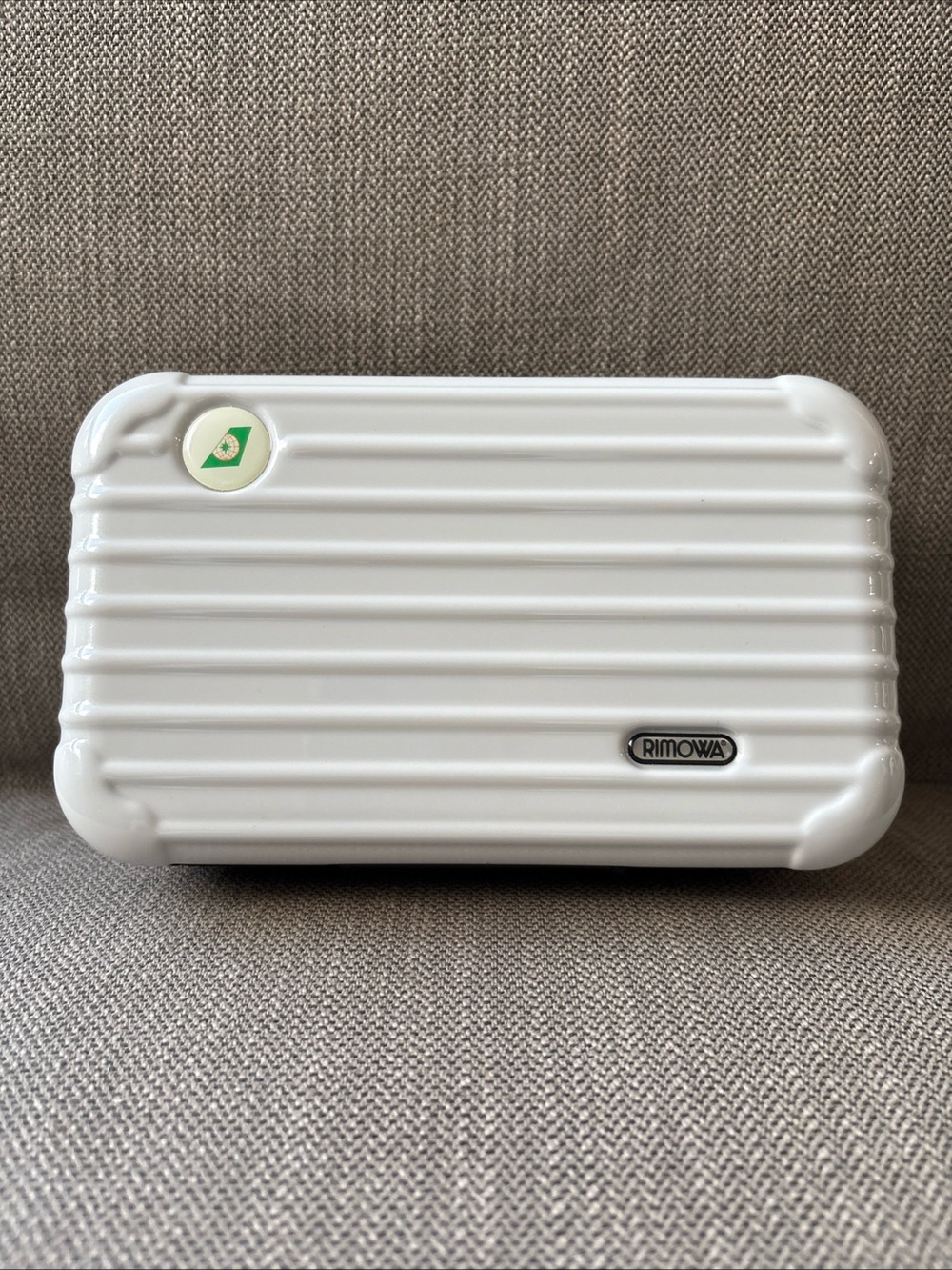 RIMOWA EVA Air First Class Amenity Toiletry Travel White Hard Case